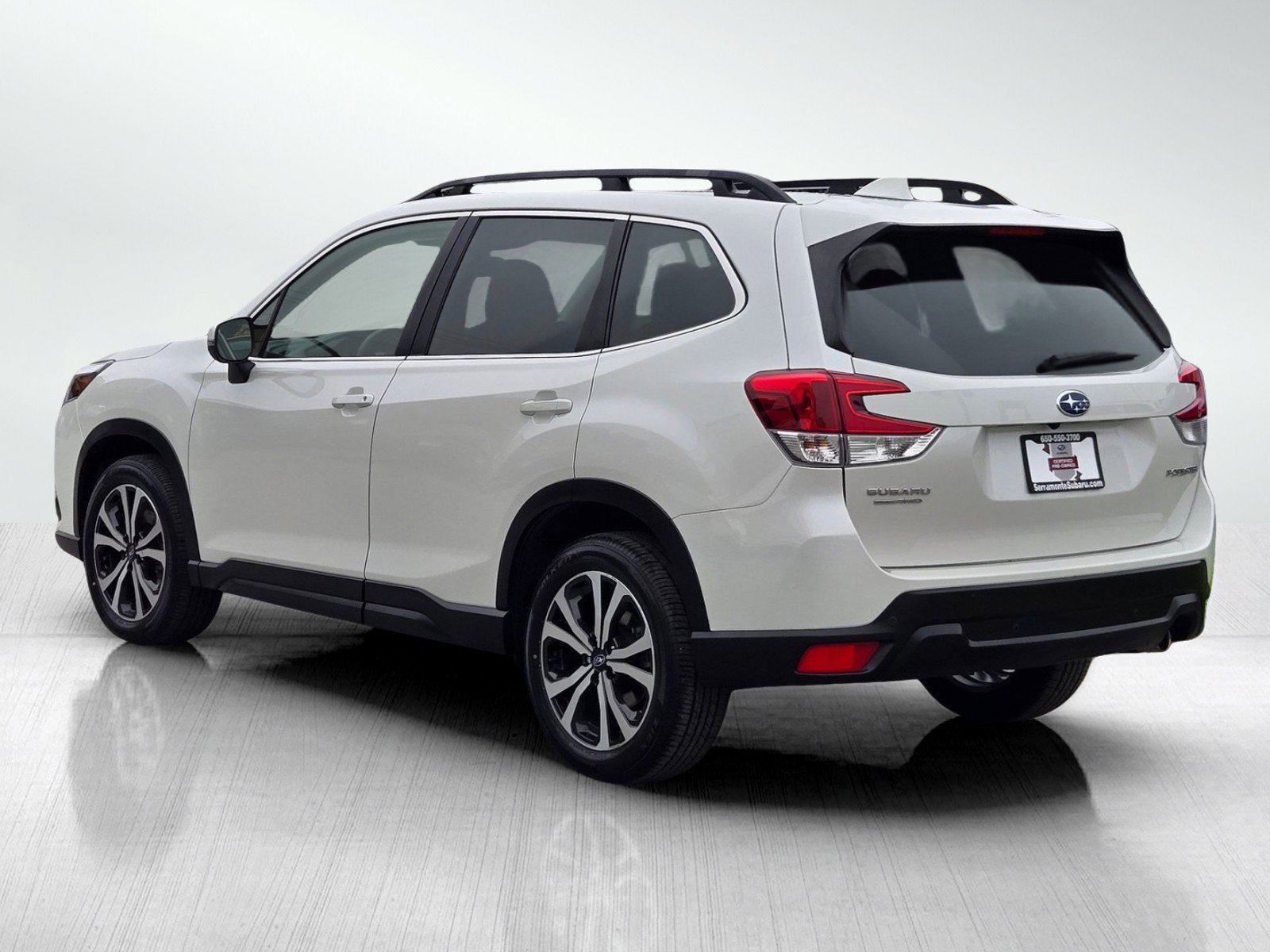 Used 2023 Subaru Forester Limited AWD/4WD image 6