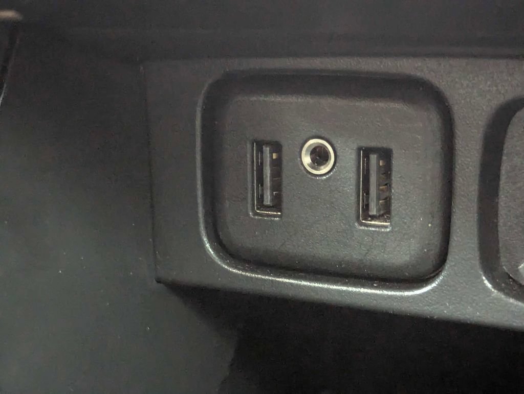 Used 2021 Buick Encore Preferred w/ Safety Package FWD image 22