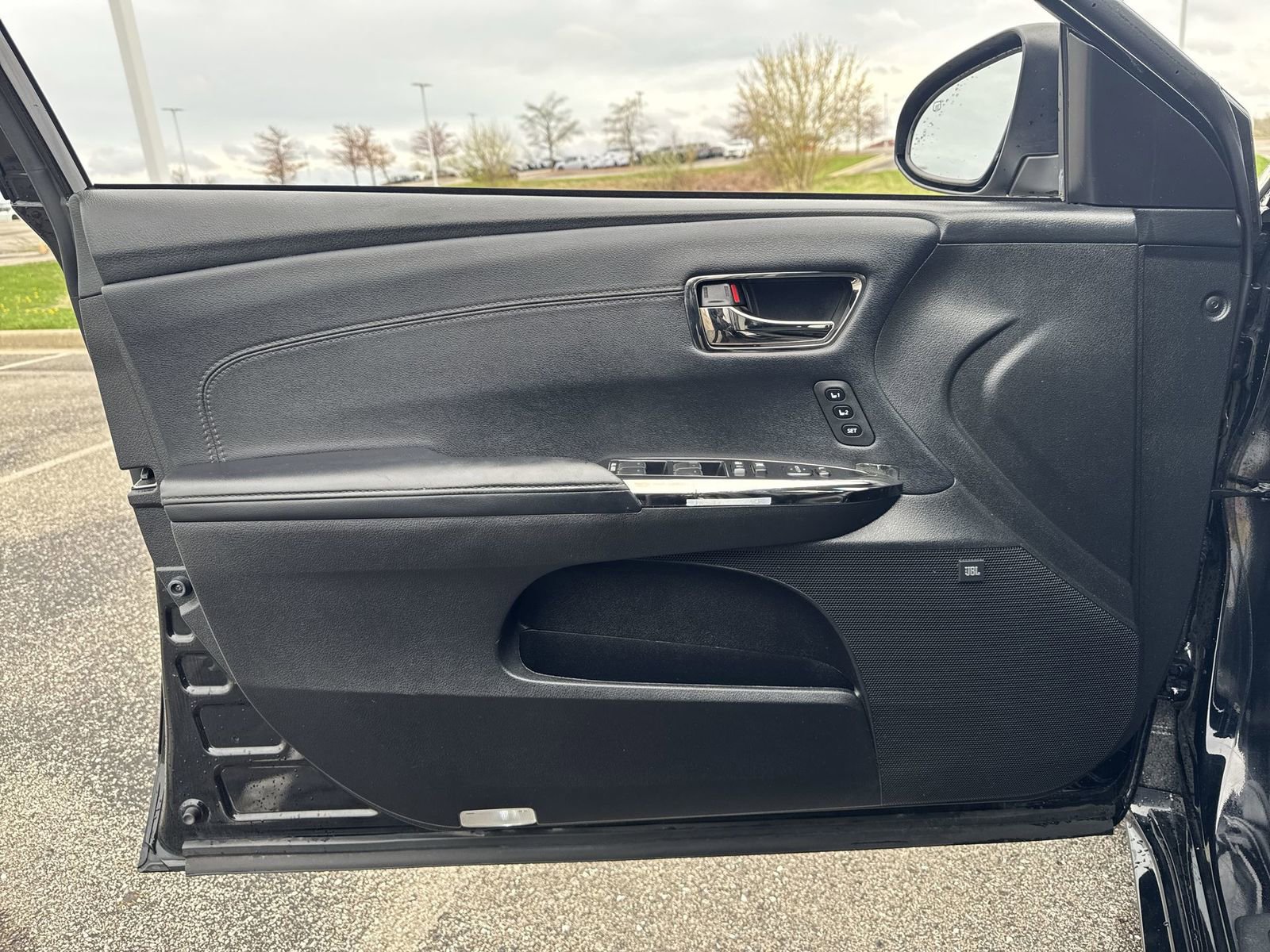 Used 2016 Toyota Avalon Limited w/ Toyota Safety Sense Package image 26