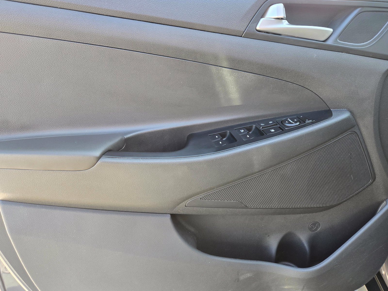 Used 2021 Hyundai Tucson Value FWD image 14