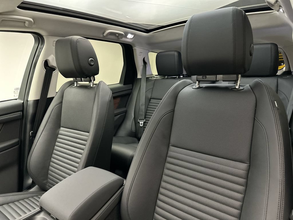 Certified 2025 Land Rover Discovery Sport S AWD/4WD image 8