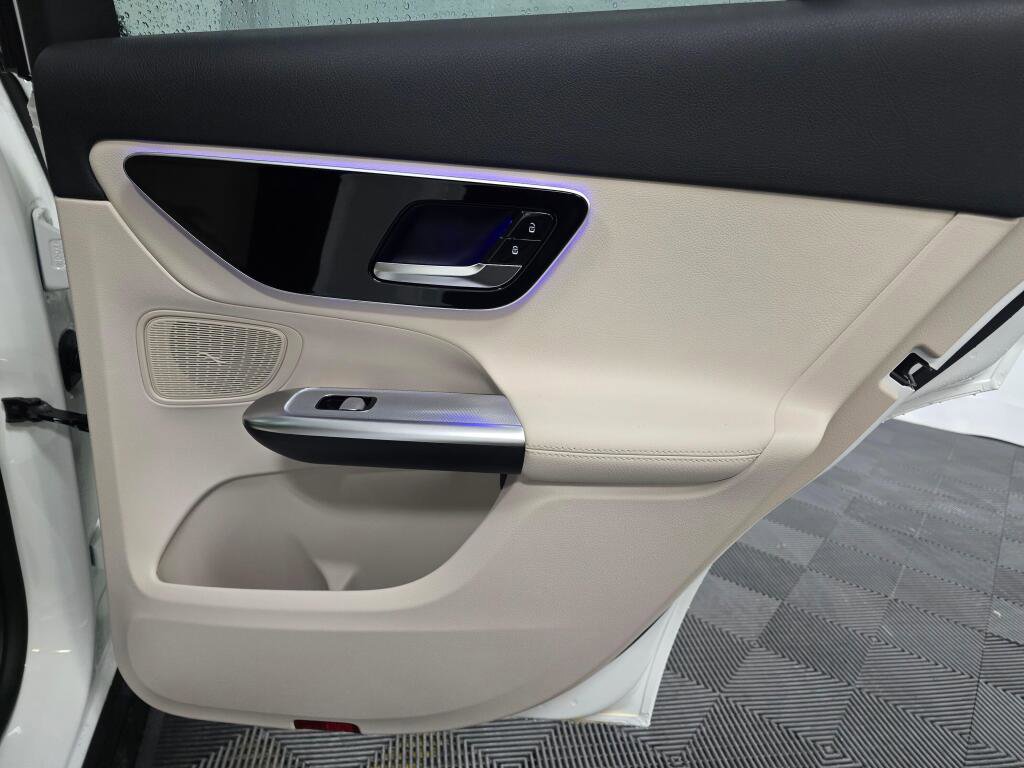 New 2026 Mercedes-Benz GLC 300 4MATIC image 24