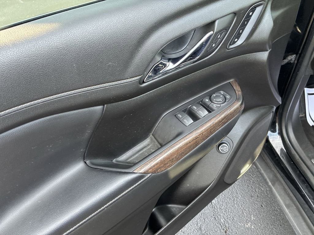 Used 2023 GMC Acadia Denali w/ Black Diamond Edition image 13