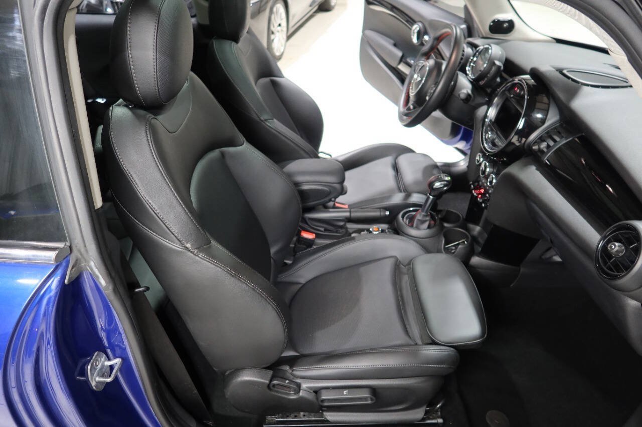 Used 2019 MINI Cooper S w/ Signature Upholstery Package FWD image 13