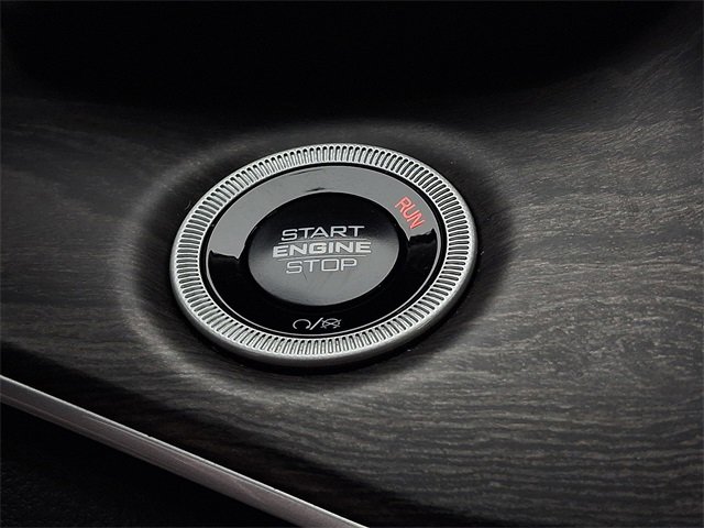 Used 2025 Jeep Grand Cherokee Limited image 23