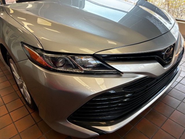 Used 2019 Toyota Camry LE FWD image 2