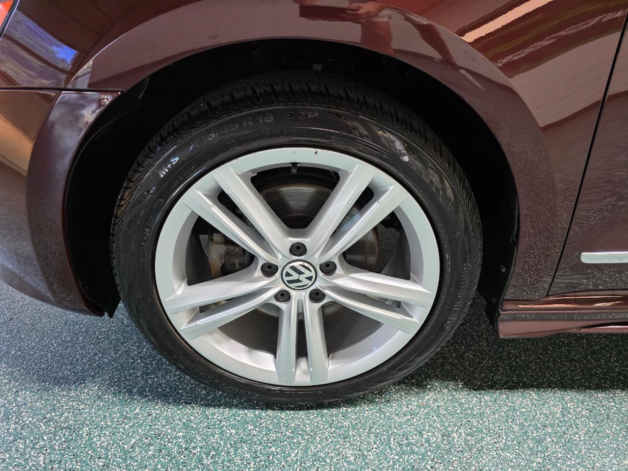Used 2013 Volkswagen Passat TDI SE FWD image 12