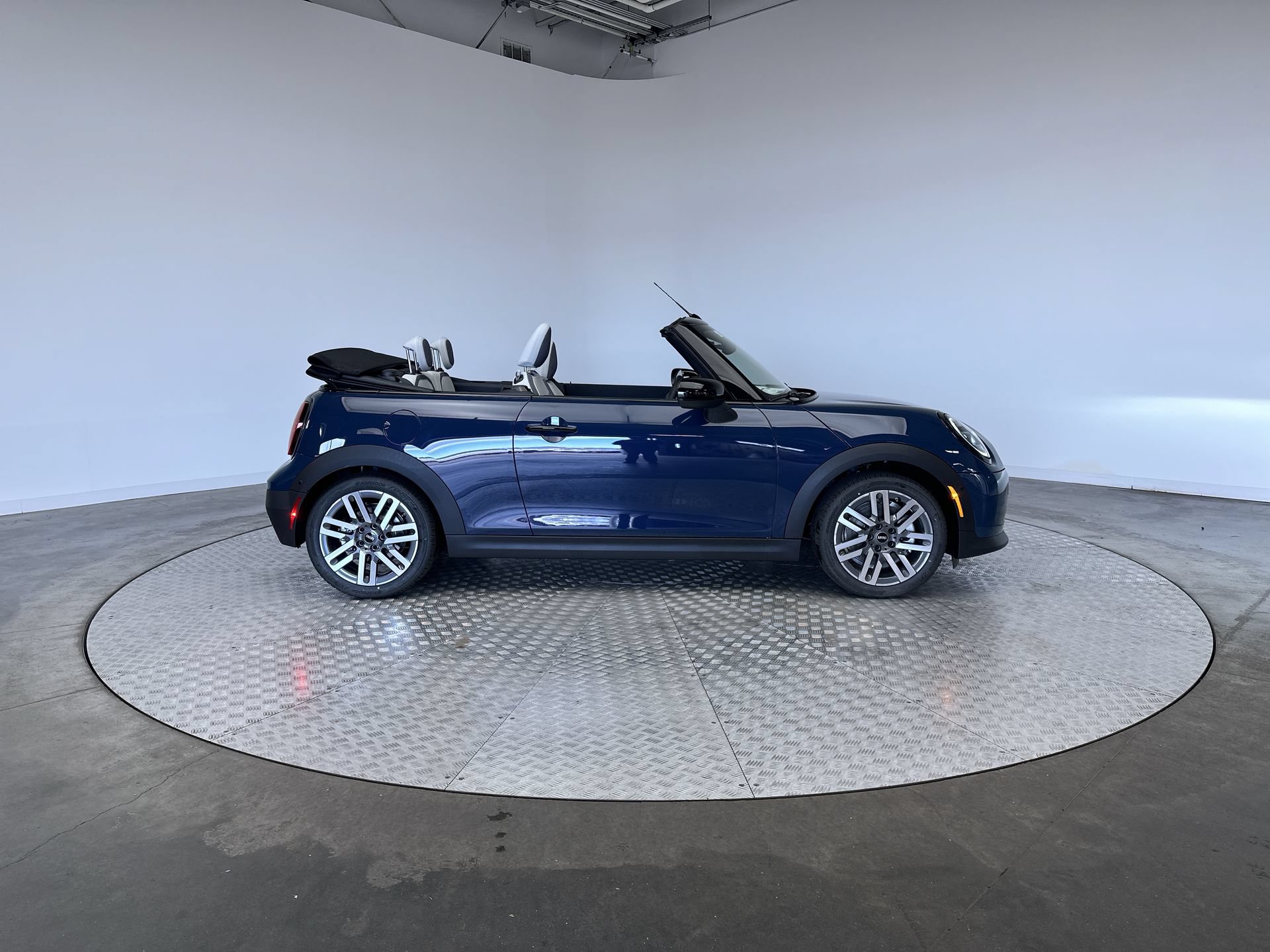 Used 2026 MINI Cooper S FWD image 30