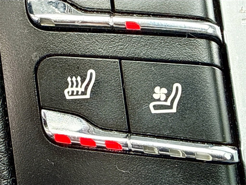 Used 2021 Porsche Macan S image 22