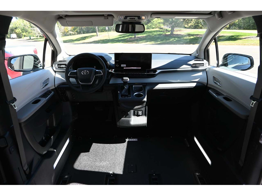 New 2025 Toyota Sienna XLE w/ XLE Plus Package AWD/4WD image 21