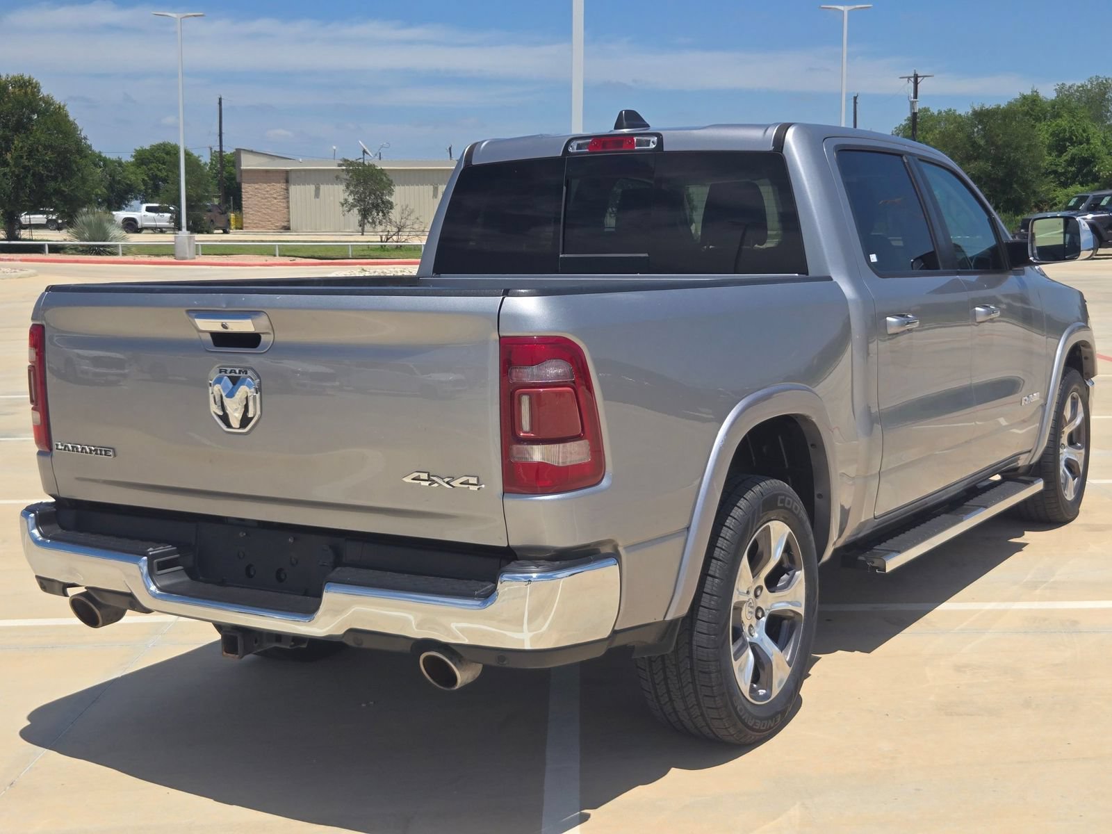 Used 2020 RAM 1500 Laramie AWD/4WD image 3