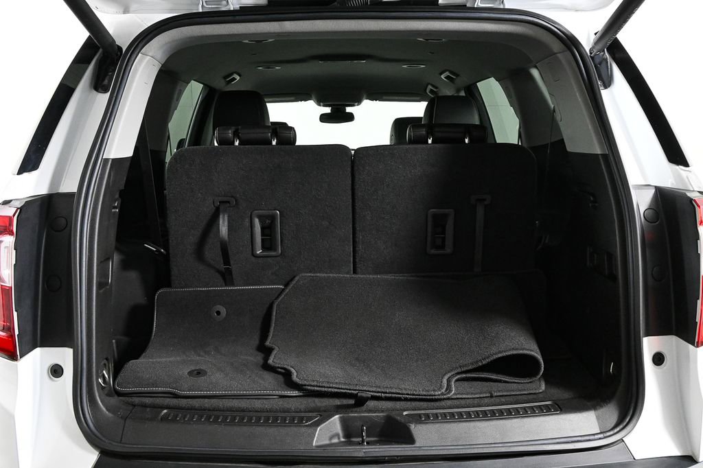 Used 2023 GMC Acadia SLT image 30