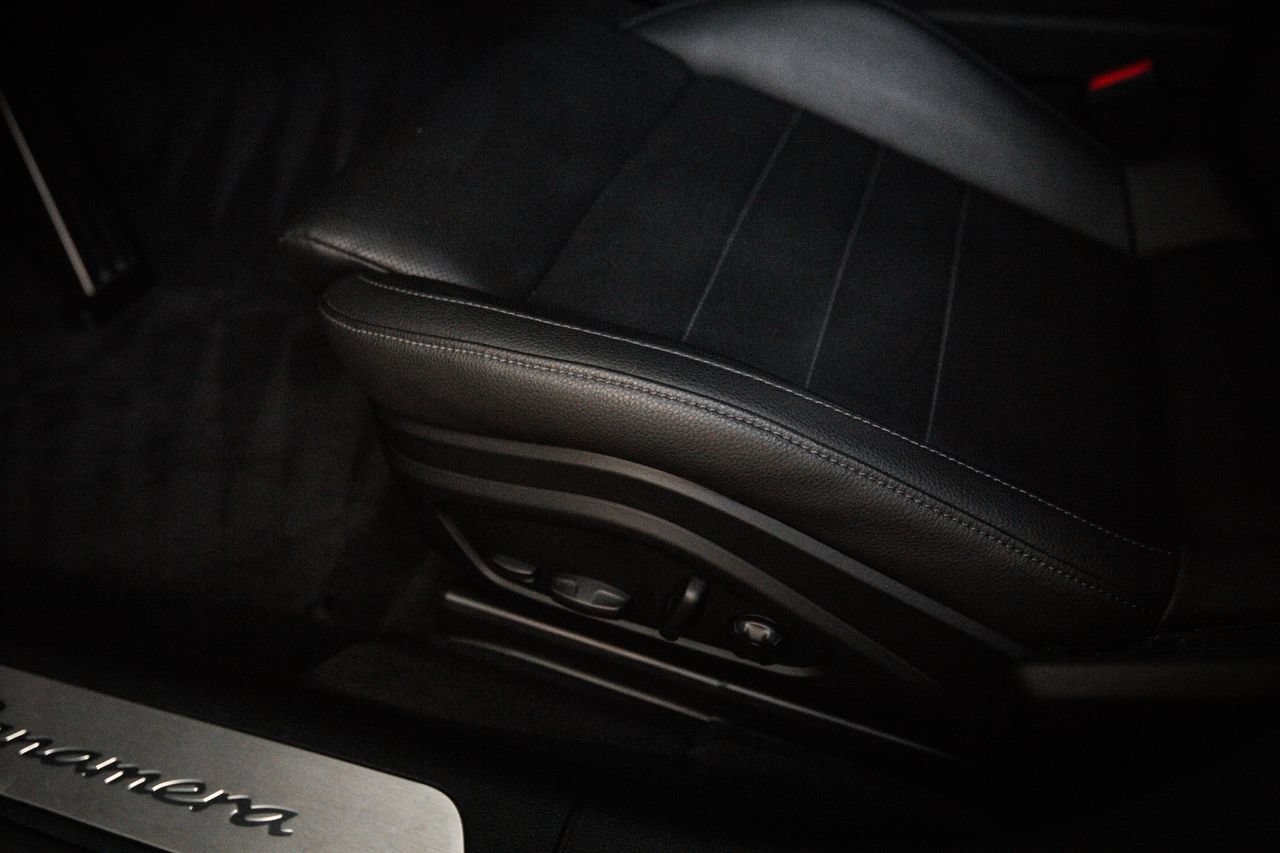 Certified 2025 Porsche Panamera image 14
