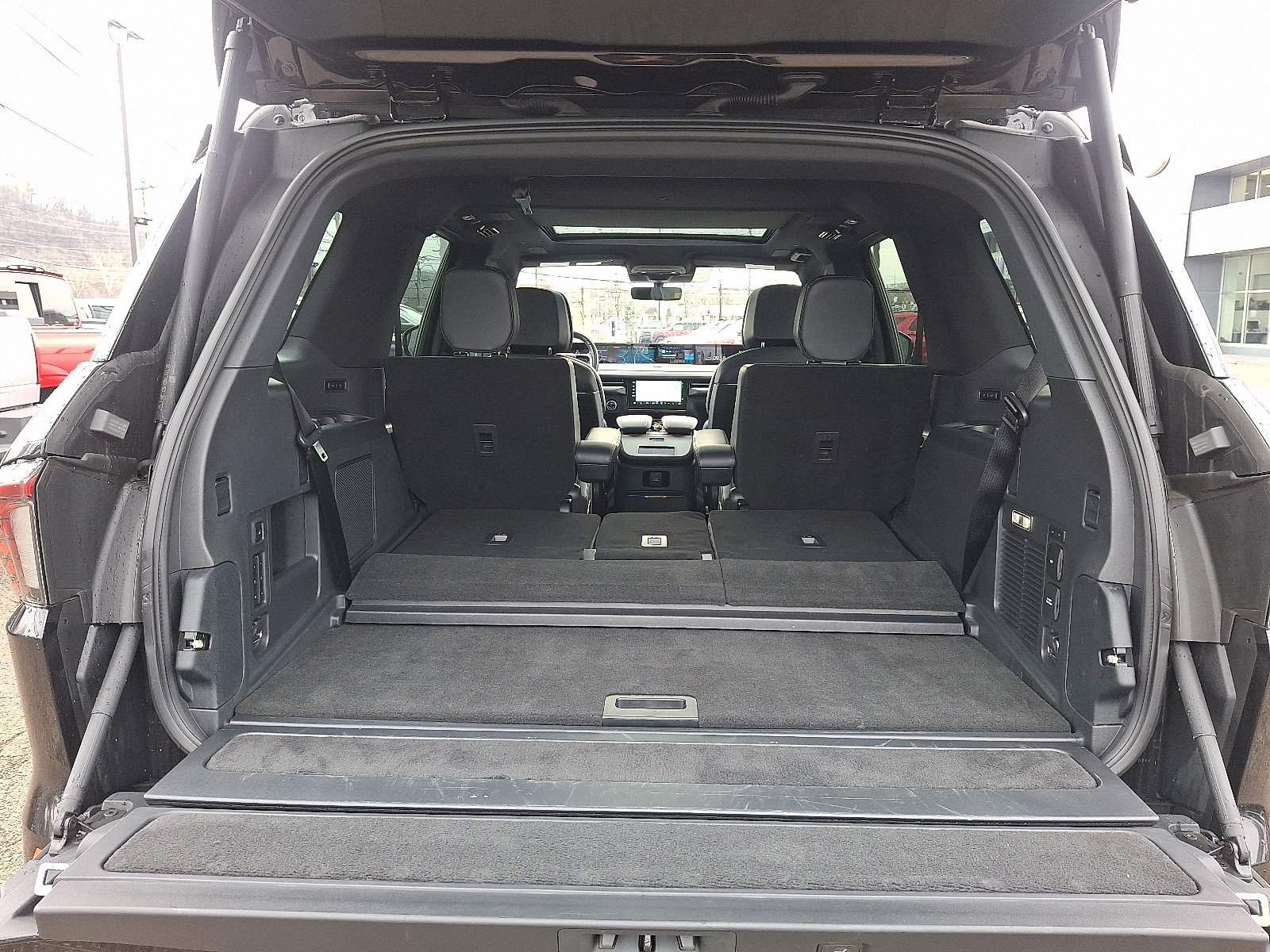 Used 2025 Lincoln Navigator Reserve w/ Jet Appearance Package image 28