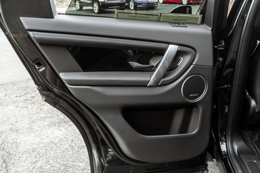 Used 2023 Land Rover Discovery Sport SE image 27