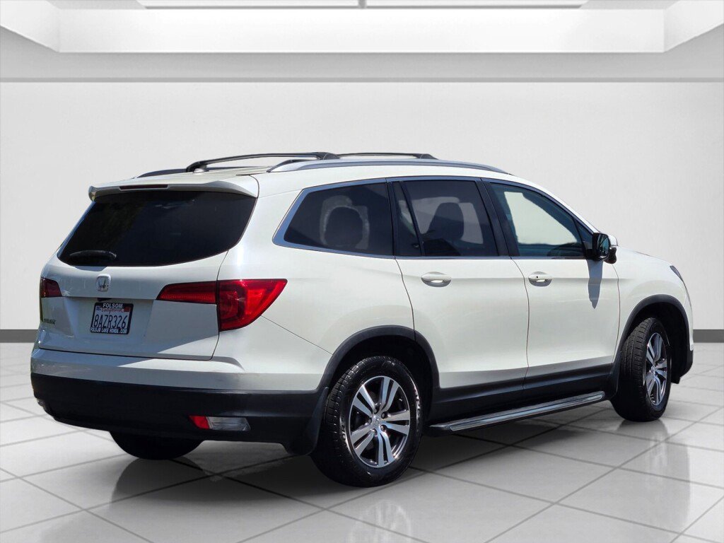 Certified 2017 Honda Pilot EX-L image 5