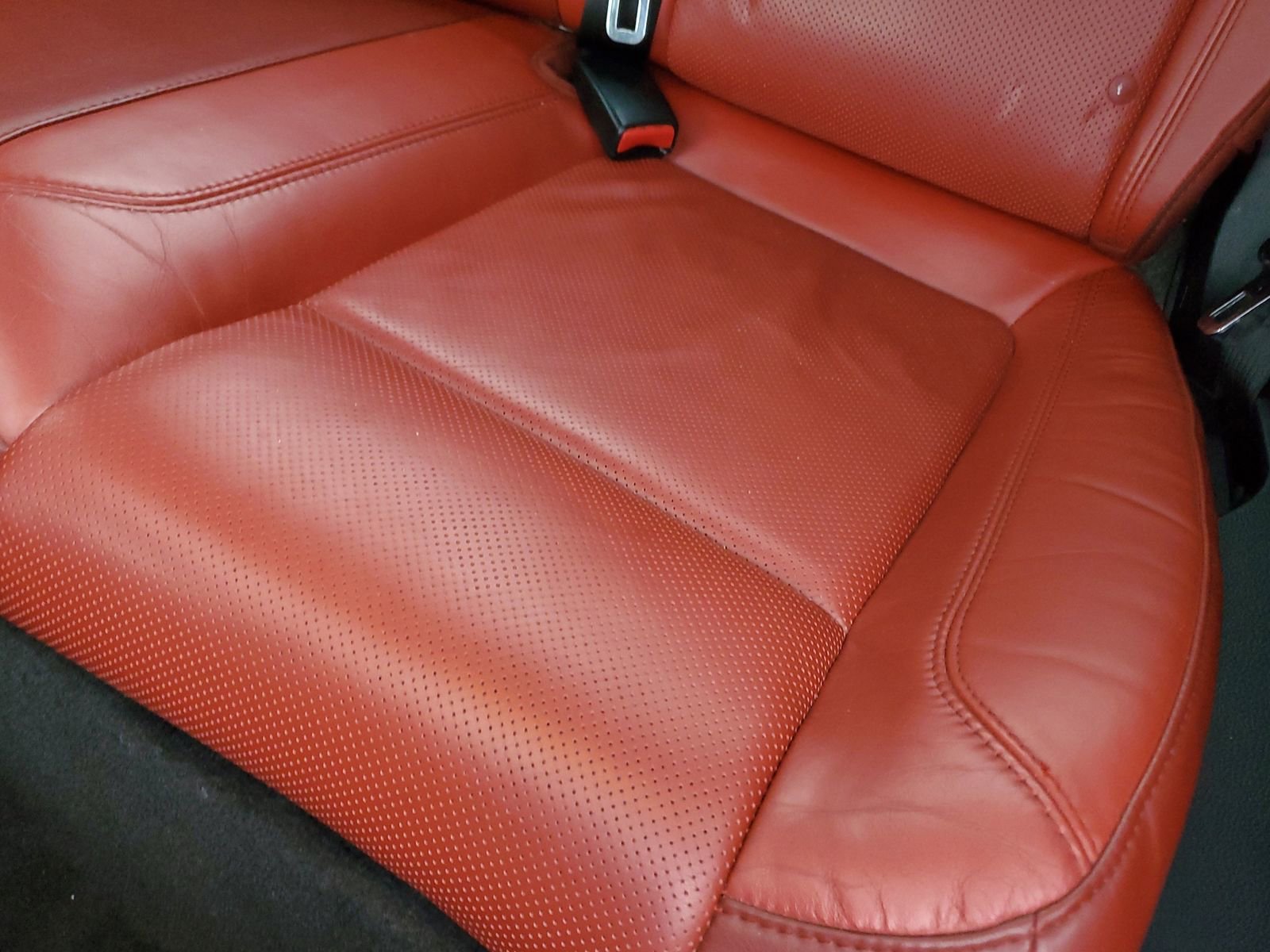 Used 2015 Dodge Challenger R/T Plus image 13