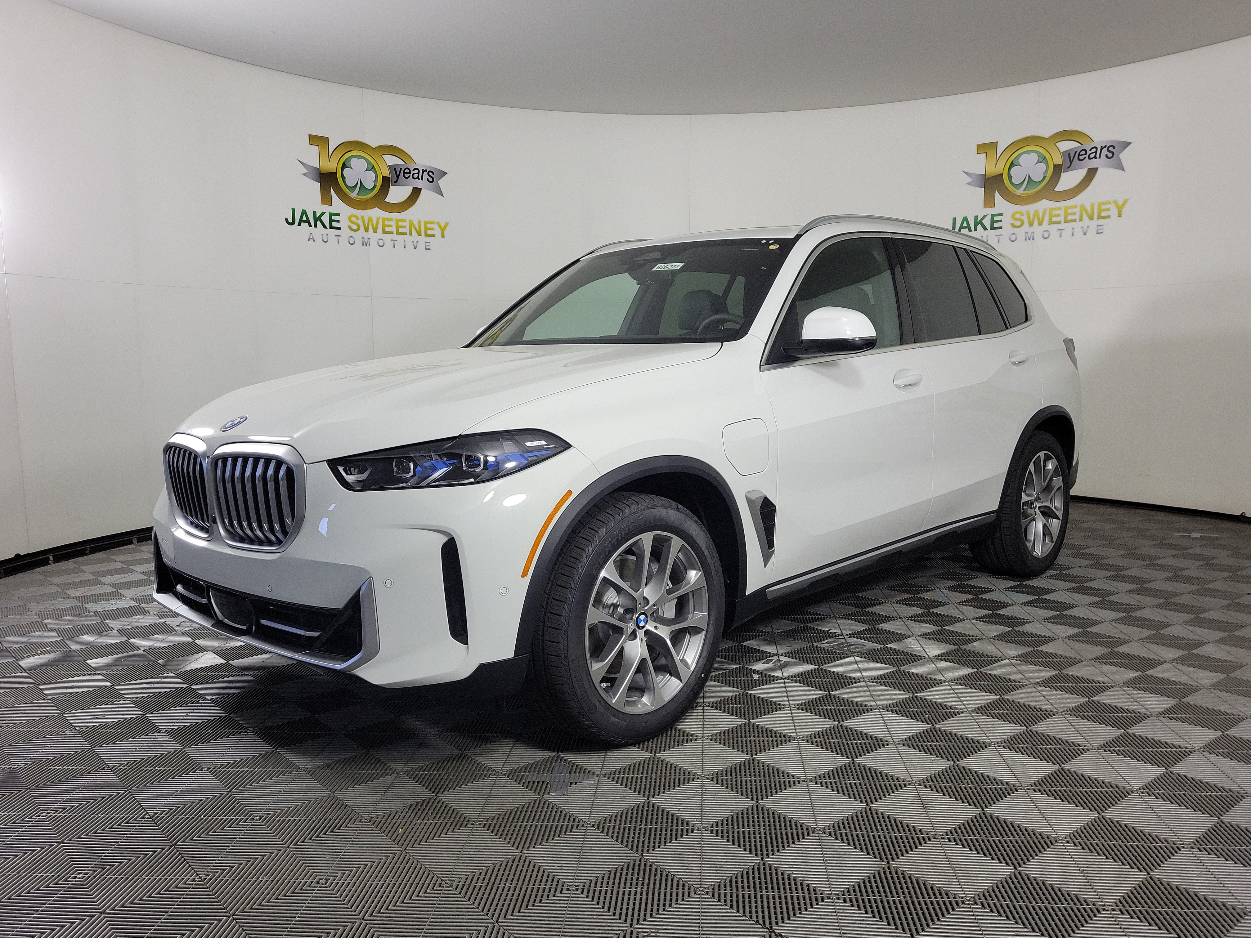 New 2026 BMW X5 xDrive50e AWD/4WD image 3
