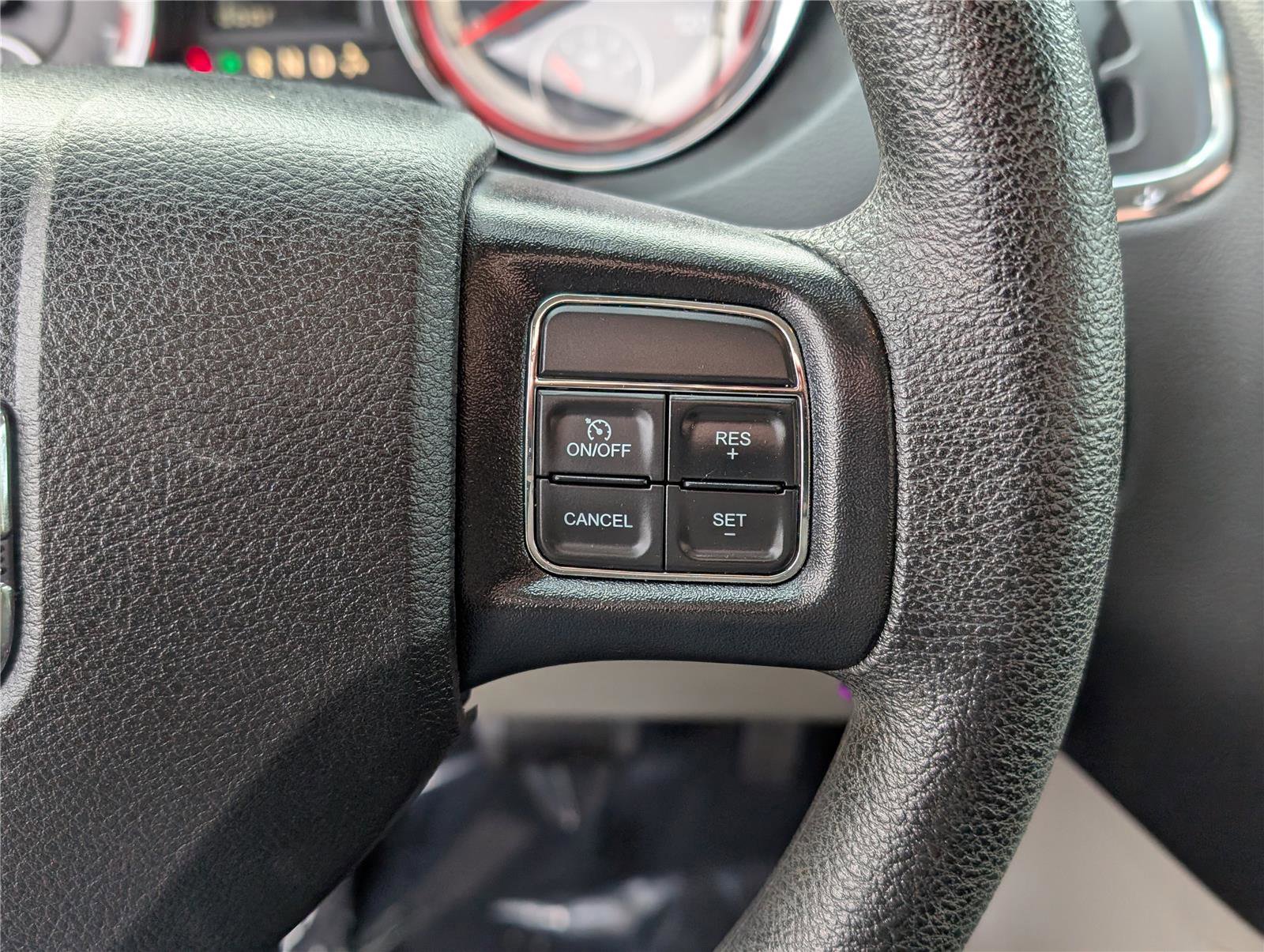 Used 2018 Dodge Grand Caravan SE w/ UConnect Hands-Free Group image 19