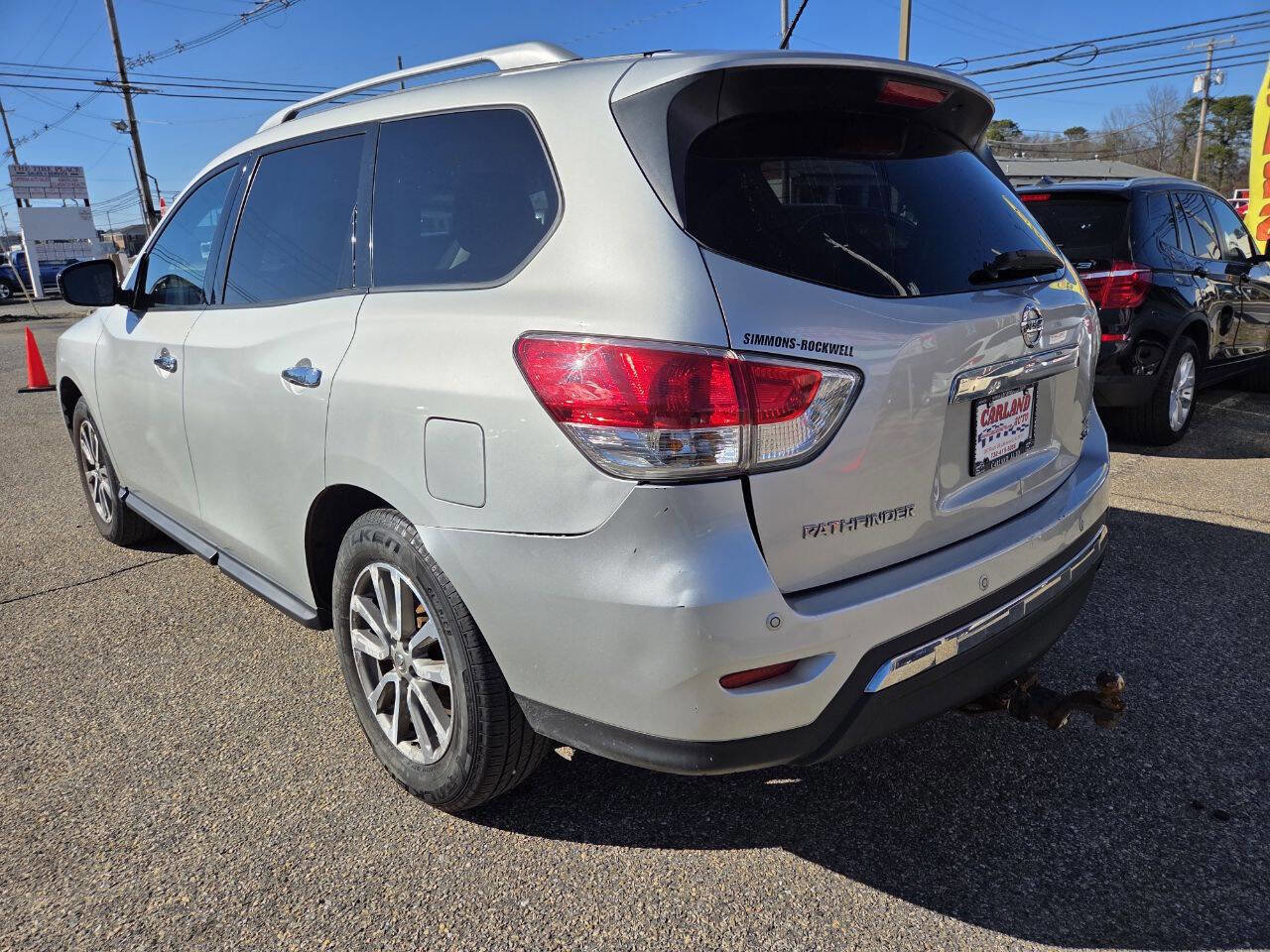 Used 2016 Nissan Pathfinder SV image 5