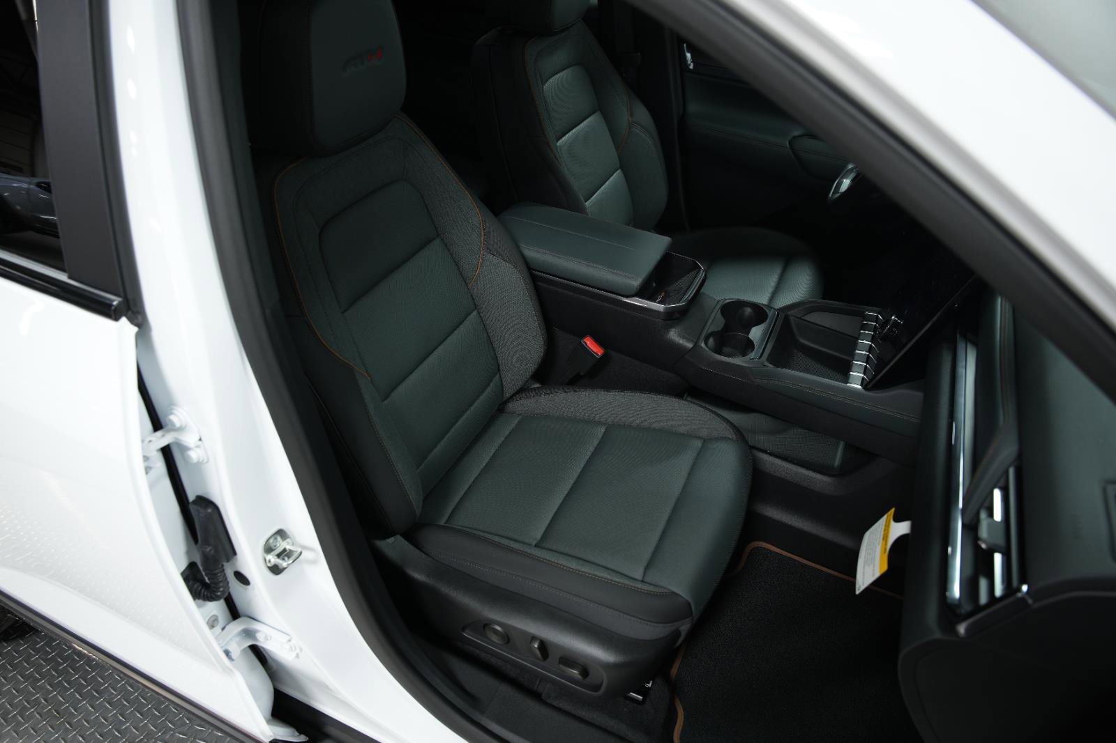 New 2026 GMC Terrain AT4 w/ Convenience Package III image 18