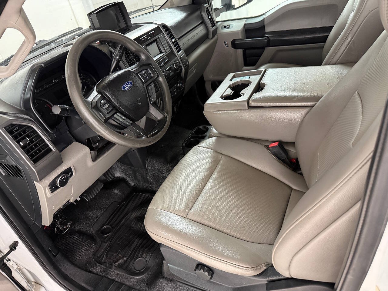 Used 2018 Ford F550 4x4 Regular Cab Super Duty image 43