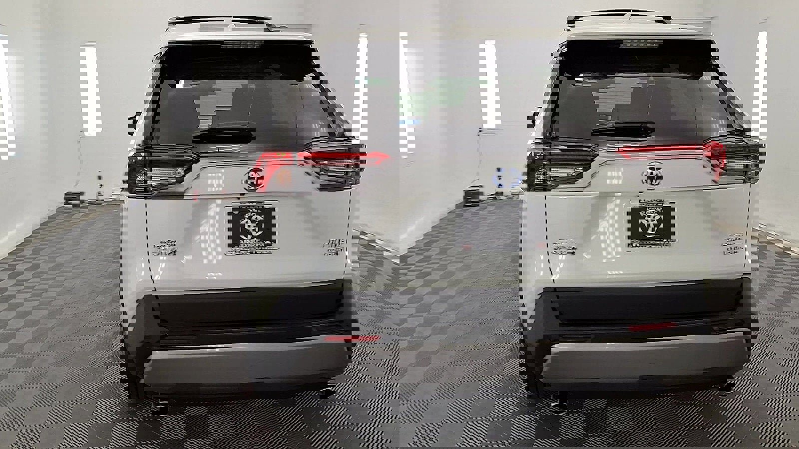 Used 2022 Toyota RAV4 Limited image 3