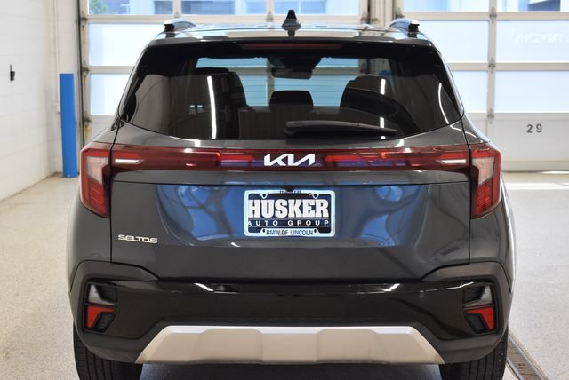 Used 2025 Kia Seltos S FWD image 11