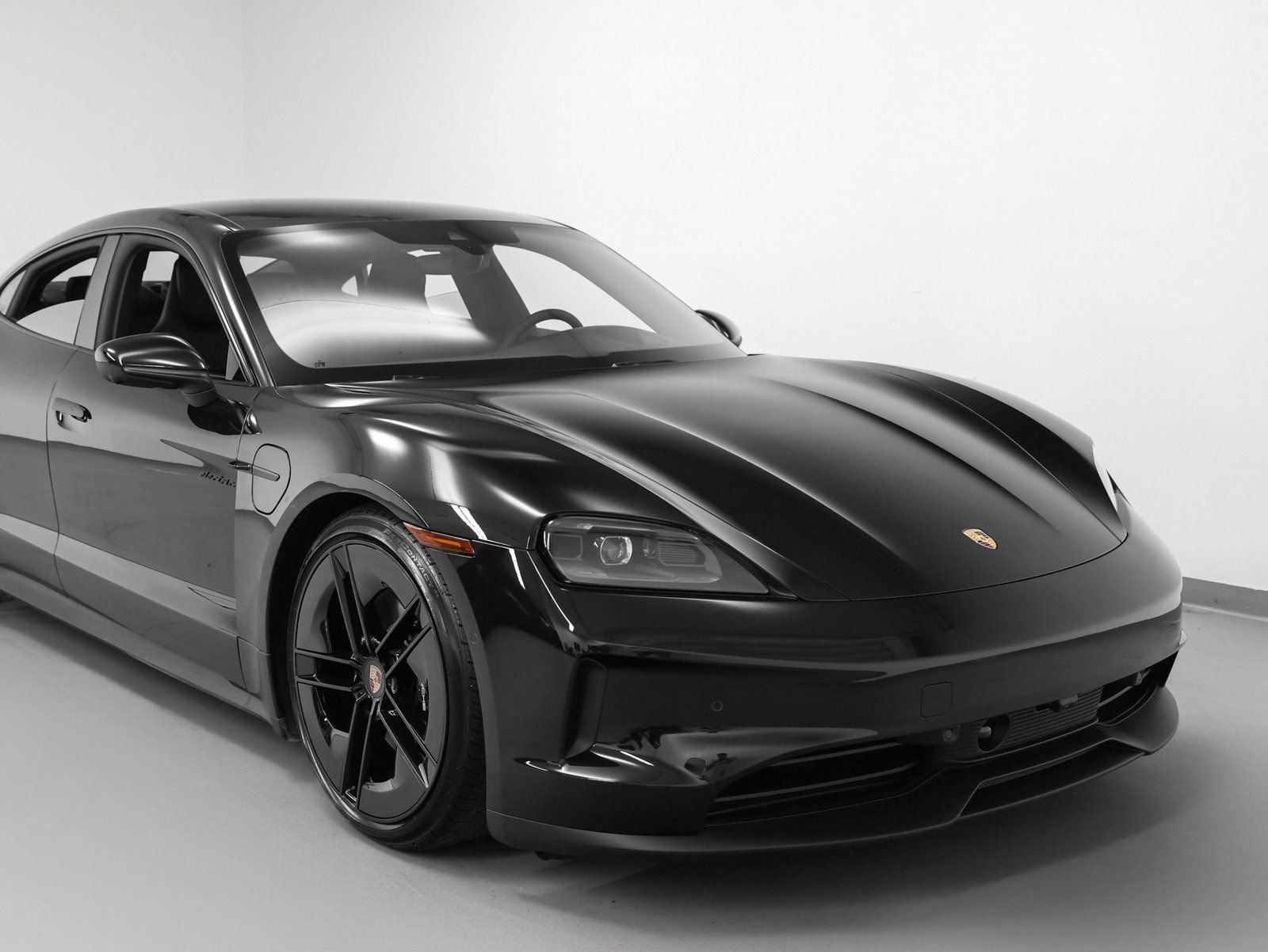 New 2026 Porsche Taycan image 9