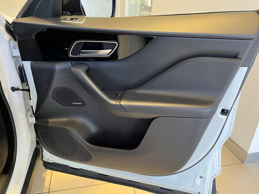 Used 2019 Jaguar F-PACE Premium AWD/4WD image 41