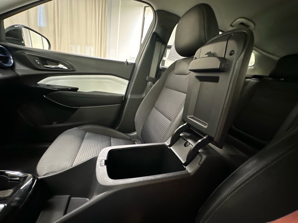 Certified 2025 Chevrolet Trax LT w/ LT Convenience Package image 37