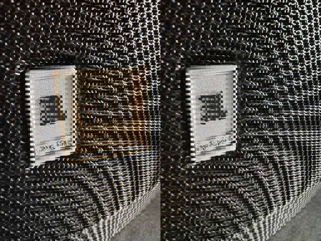 Used 2023 Ferrari SF90 Spider image 35