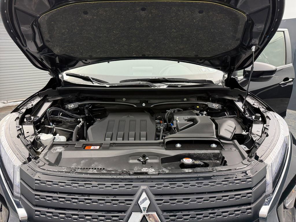 New 2026 Mitsubishi Eclipse Cross LE image 25