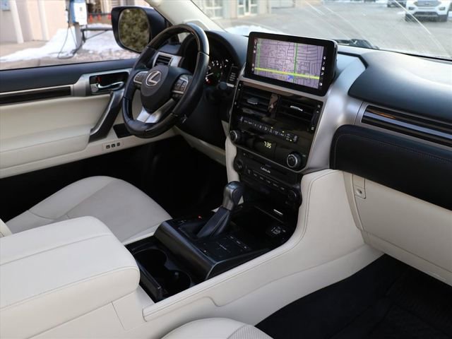 Used 2023 Lexus GX 460 Premium w/ Accessory Package image 12