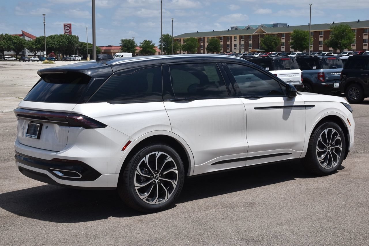 New 2026 Lincoln Nautilus Reserve AWD/4WD image 6