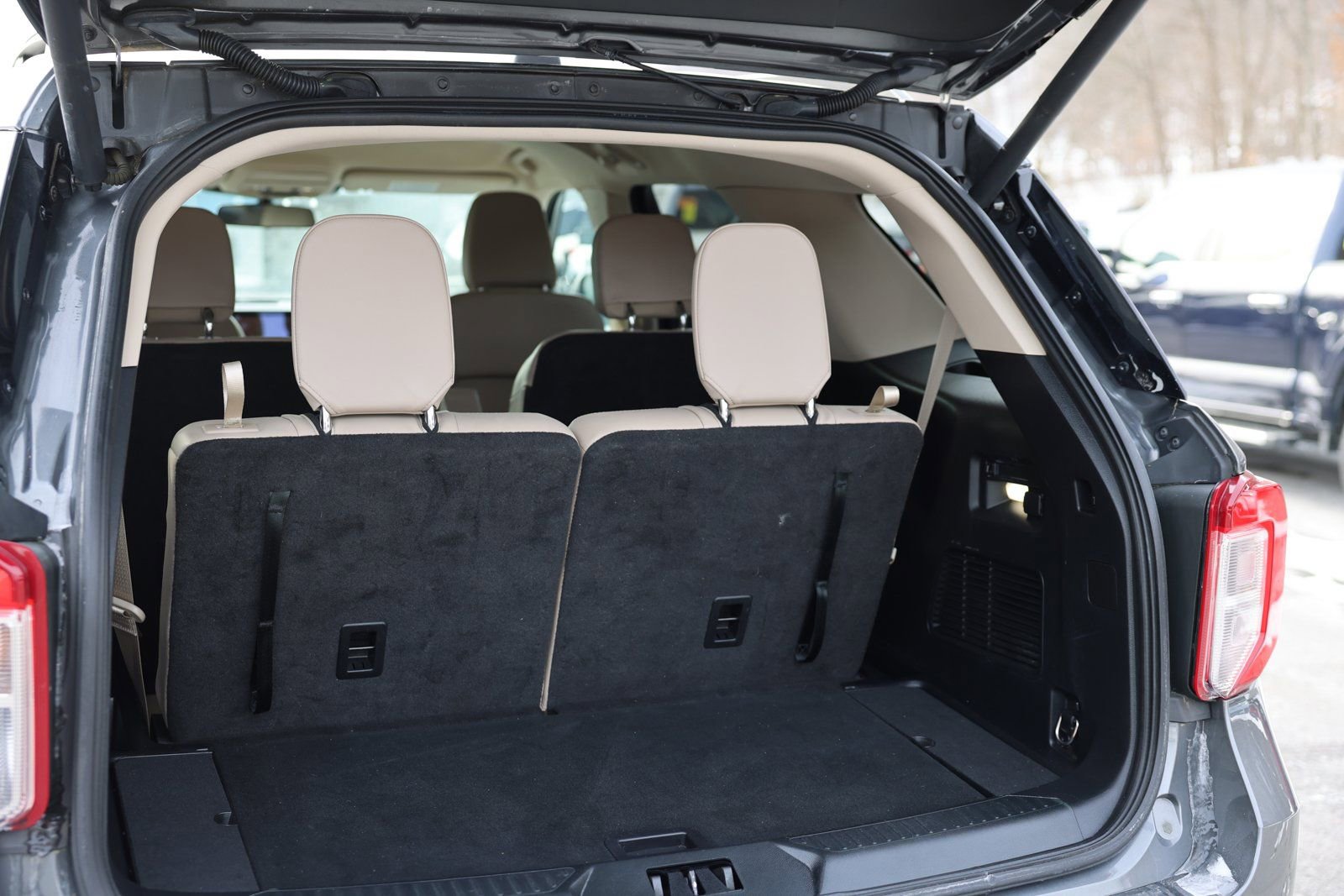 Certified 2023 Ford Explorer XLT w/ Equipment Group 202A image 15