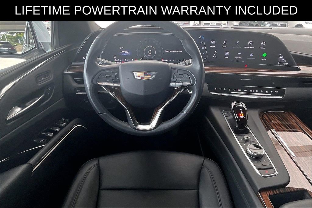 Used 2024 Cadillac Escalade Luxury RWD image 7