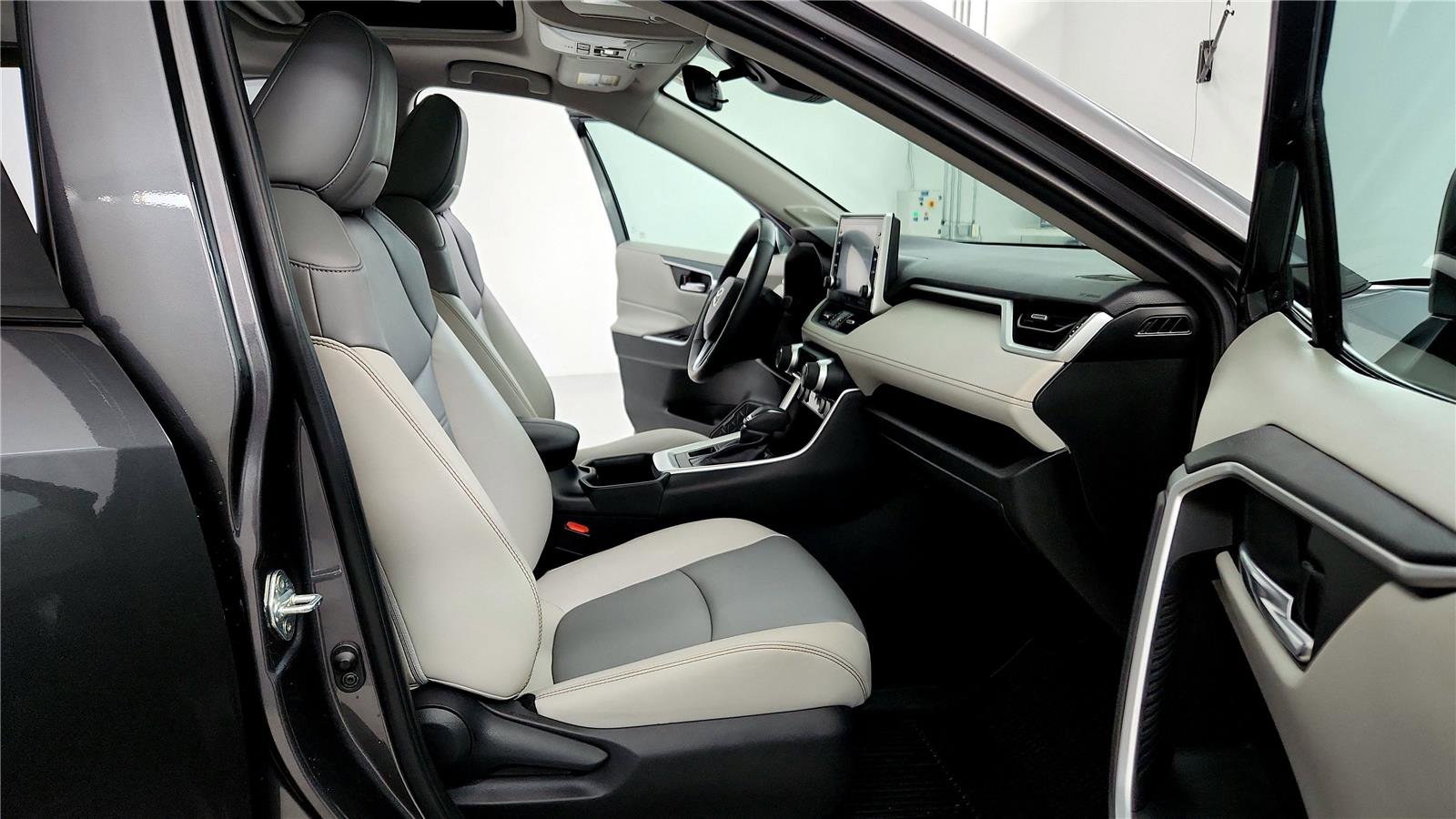 Certified 2022 Toyota RAV4 XLE Premium image 29