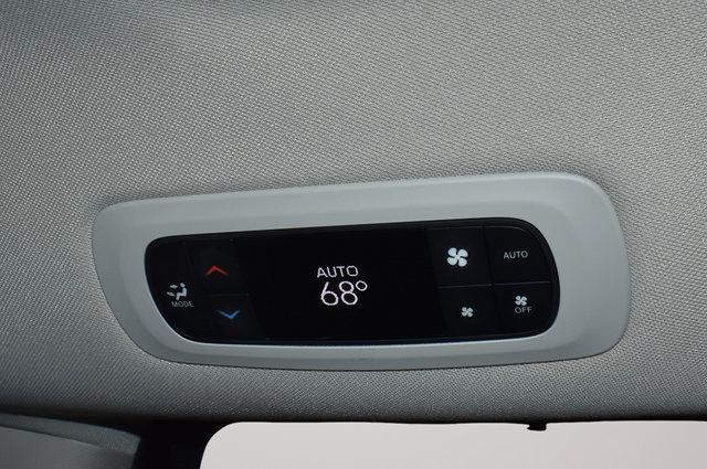 Certified 2024 Chrysler Pacifica Touring-L FWD image 23