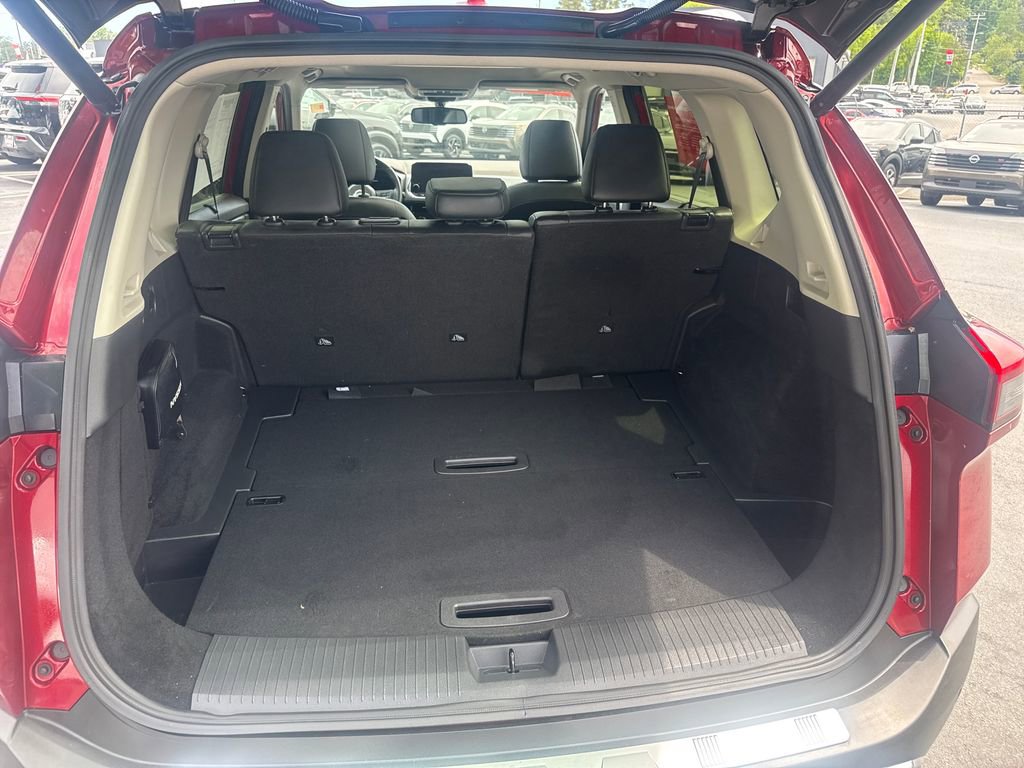 Used 2023 Nissan Rogue Platinum FWD image 24