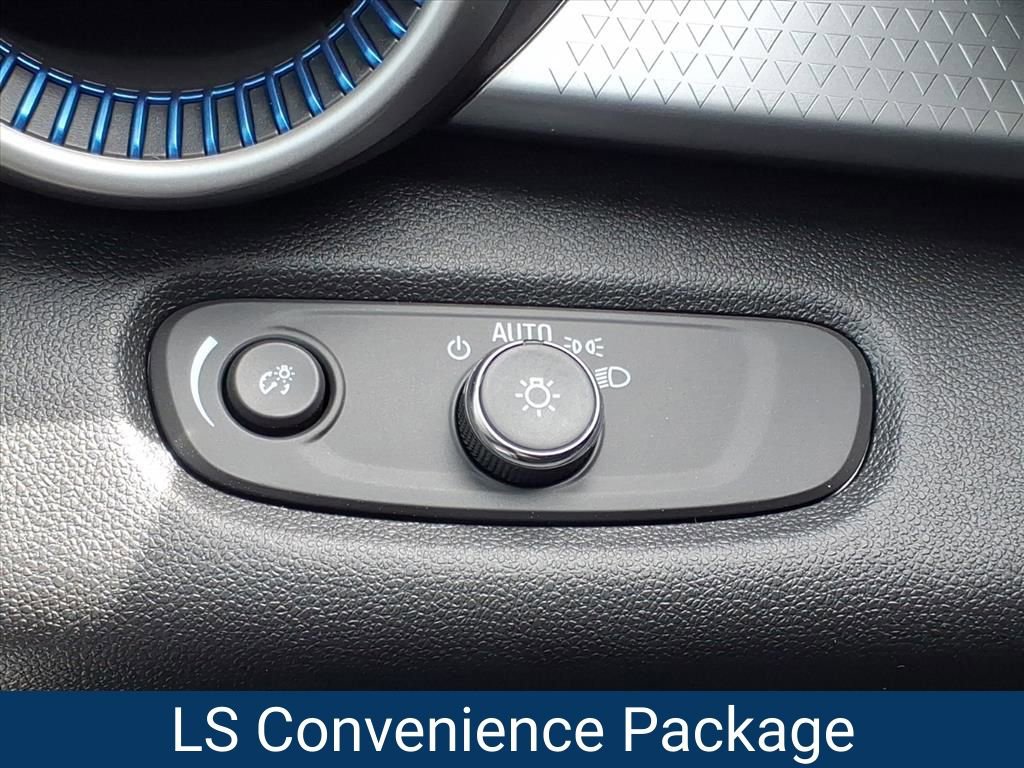 New 2026 Chevrolet Trax LS w/ LS Convenience Package FWD image 16