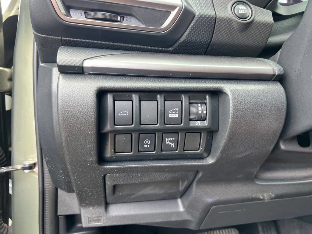 Used 2020 Subaru Forester Premium AWD/4WD image 16