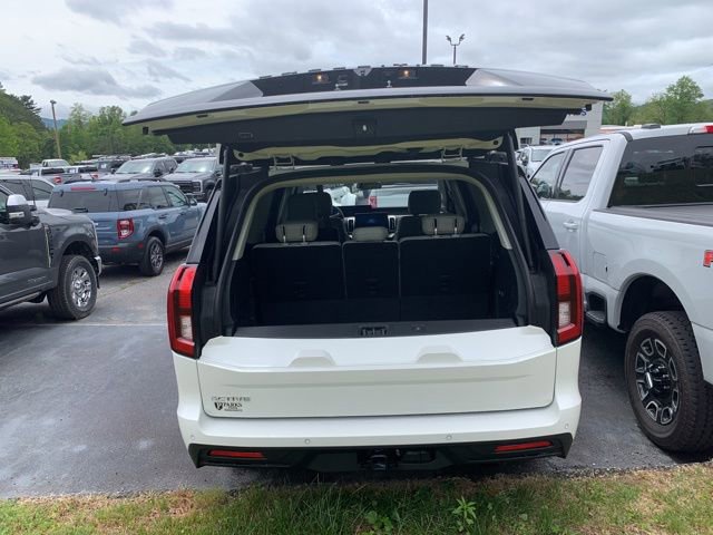 New 2025 Ford Expedition Active RWD image 8