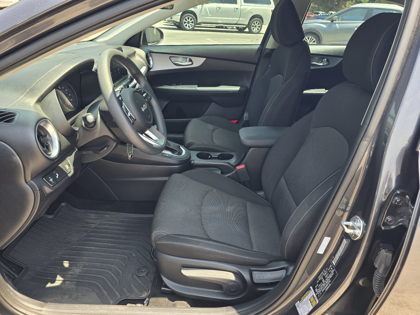 Used 2024 Kia Forte LXS w/ LXS Technology Package FWD image 12