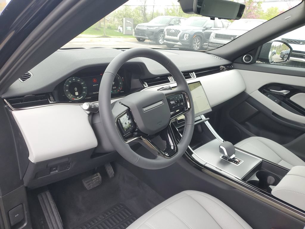 Used 2026 Land Rover Range Rover Evoque S AWD/4WD image 13