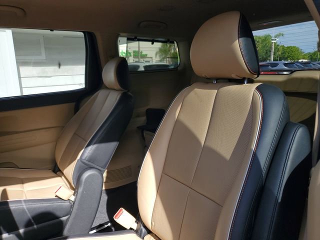 Used 2020 Kia Sedona EX image 24