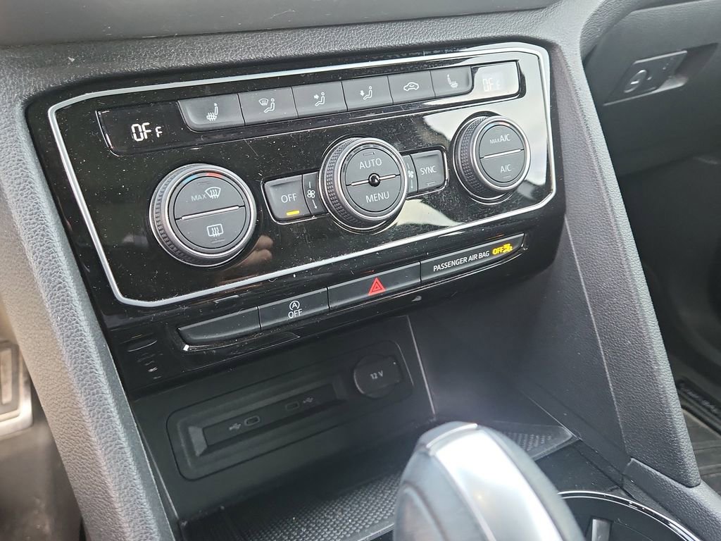 Used 2022 Volkswagen Atlas Cross Sport SEL Premium R-Line image 26