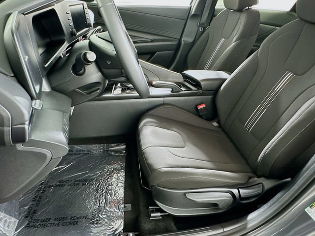 Used 2025 Hyundai Elantra Sport FWD image 9