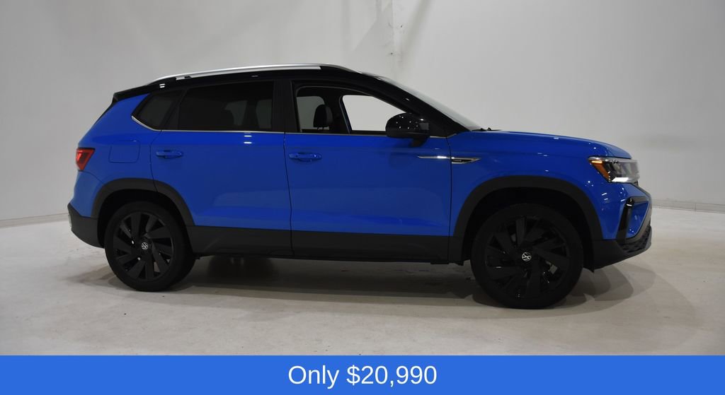 Used 2023 Volkswagen Taos SE image 3