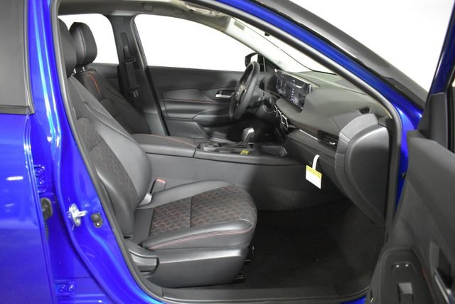 New 2026 Nissan Sentra SR w/ SR Premium Package FWD image 35